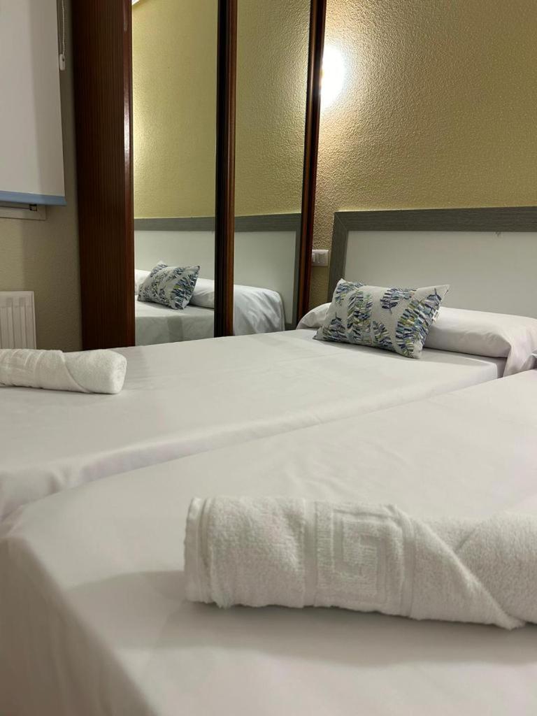Hostal-Restaurante Posada Del Duque Villalbilla de Burgos Ngoại thất bức ảnh